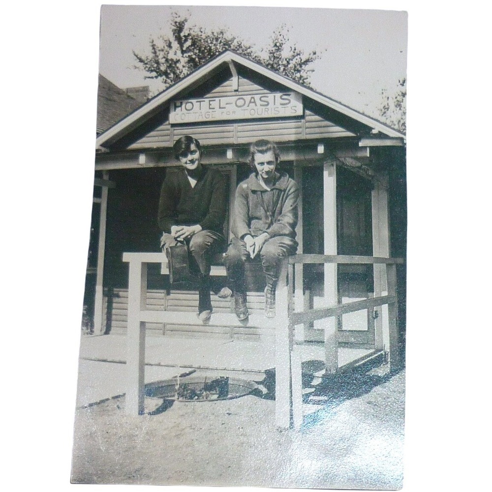 Vintage 1930s Snapshot Photo Hotel Oasis Cottage for Tourists Sign Cabin Women